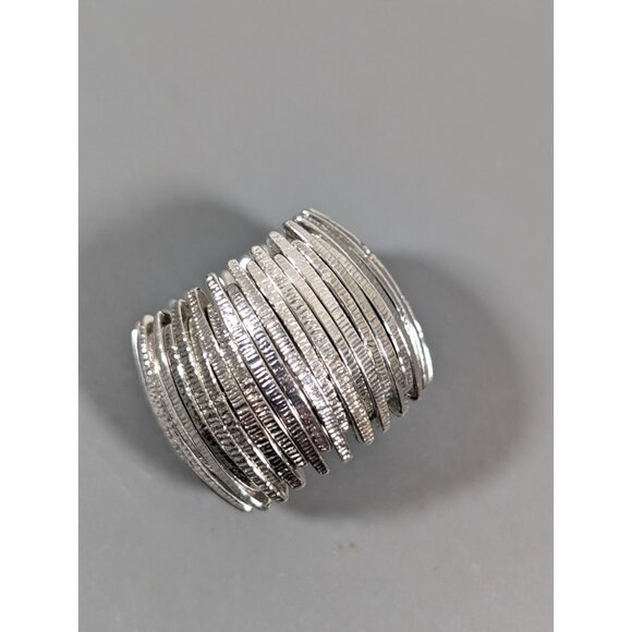 Silver Tone Textured Wide Panel Stretch Ring Size 6 Industrial Boho Chic - Picture 3 of 8